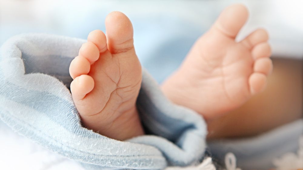 První naočkovaná těhotná porodila zdravou holčičku
